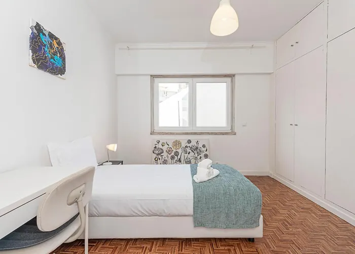 Lägenhet Houze Spacious Near Marques De Pombal *